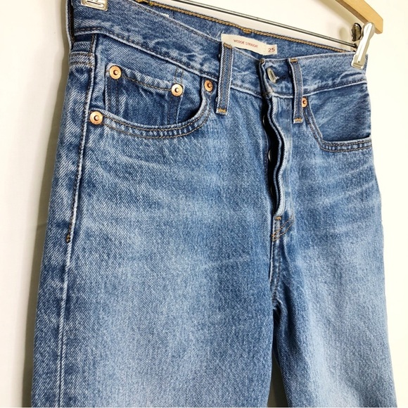 Levi’s wedgy, straight button, fly, distressed jeans - Picture 3 of 12